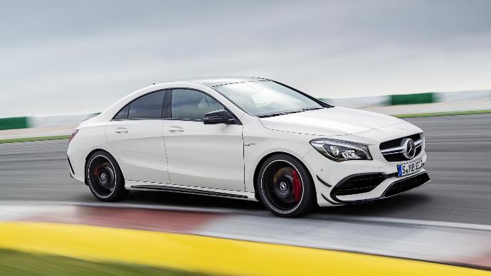 BMW F30'mu? Mercedes CLA'mı?