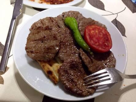 Sivas köftesi yiyen var mı ?