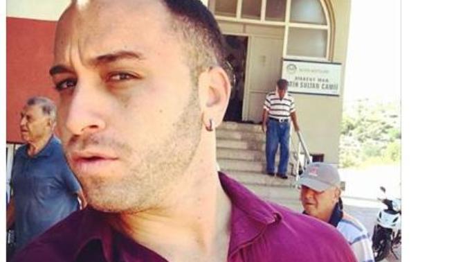 Taner Sins Camiye Gitmiş Kıyametmi kopacakk :D Ne dersiniz?