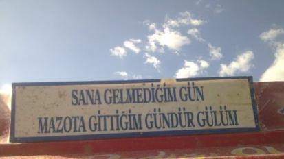Eğlenceli kamyon-araba arkası ve duvar yazılarını nasıl buluyorsunuz :D?