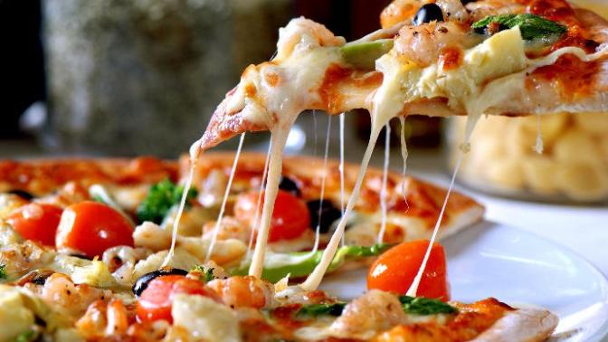 Dominos mu, Papa Jones mu, Little Caesars mı yoksa Pizza Hut mı?