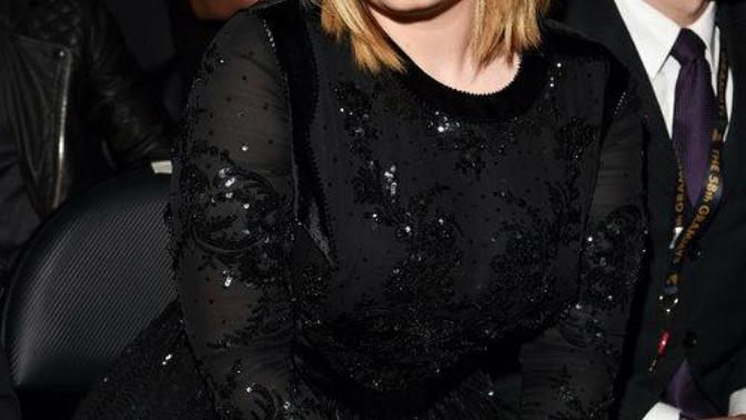 Adele çok güzel değil mi🙄🙄😇😇😍?