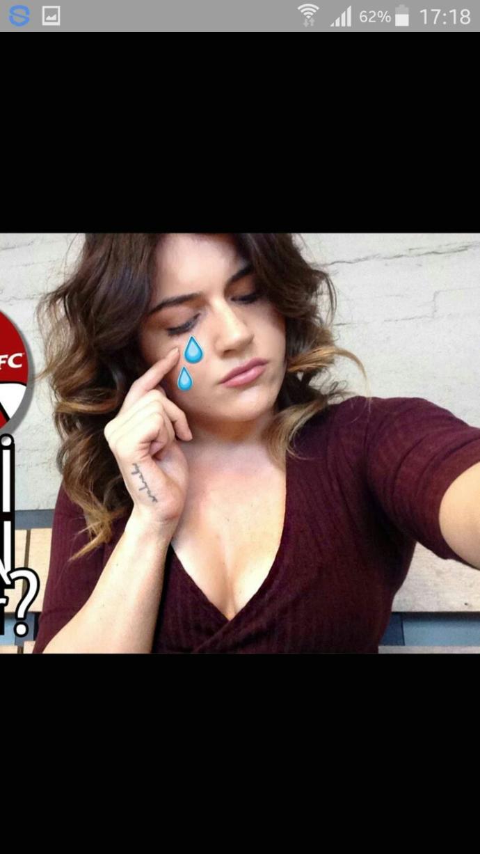 DURU ÖNVER'İN YOUTUBE VİDEOLARINDA DERİN DEKOLTE GİYMESİNİ NASIL BULUYORSUNUZ??
