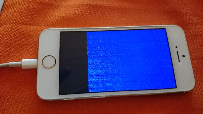 İphone 5s ekran sorunu anlayanlar bakabilir mi resimli?