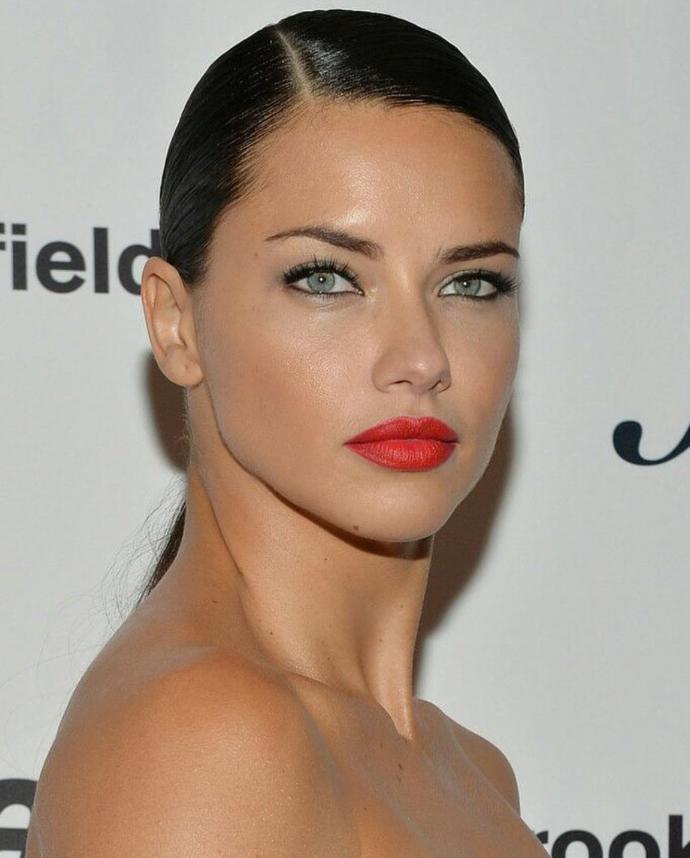 Adriana Lima mı Barbara Palvin mi?