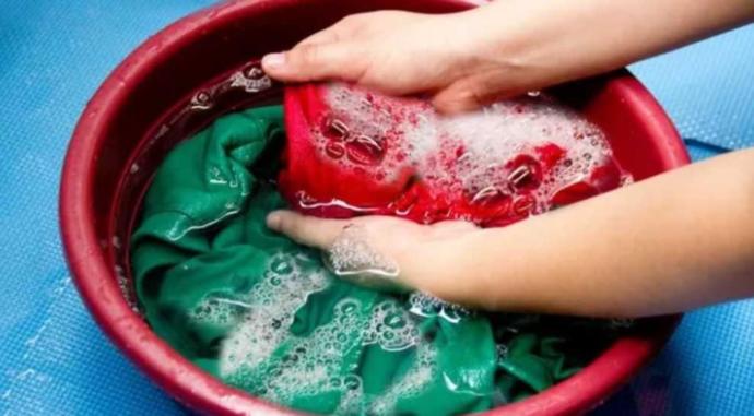 Polyester elde veya çamaşır makinasında nasıl yıkanır?