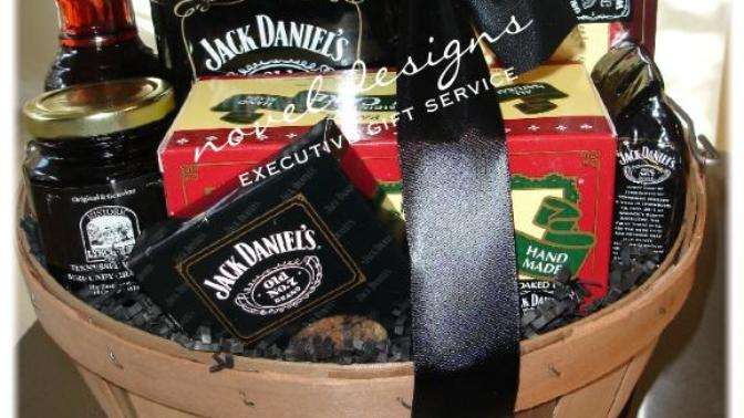 Doğum gününde jack daniels viski hediye eden arkadaş , böyle hediyemi olur :D?