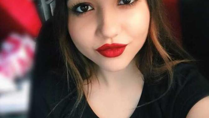 Sizce de bu kız Hande erçel'e çok benzemiyormu?