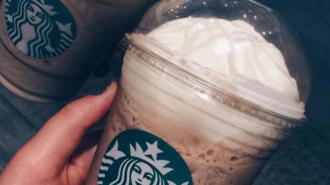 Starbucks'in en sevdiğiniz içeceği hangisi? Benim gibi bağımlısı olan var mi ☕️☕️💭💭?
