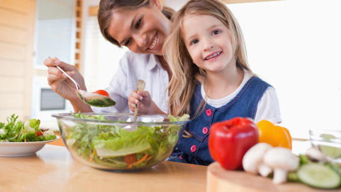 Vegan olduğu için çocuğuna da bu beslenme alışkanlığı ile büyüten anneye dava açılması doğru mu?