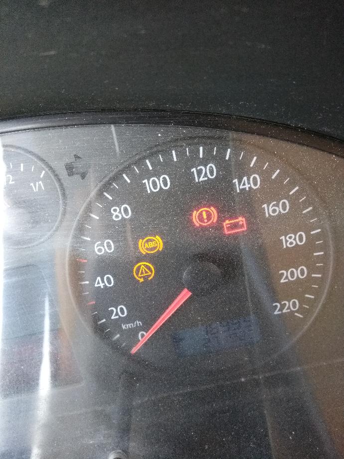 Volkswagen carvelle uyarı ışıkları bilen??