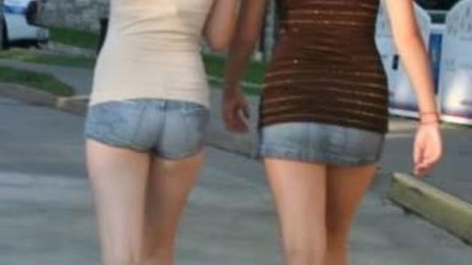 Rus kızları mini şortla markete gidiyor;peki Türk kızları niçin mini şortla markete gitmiyor?