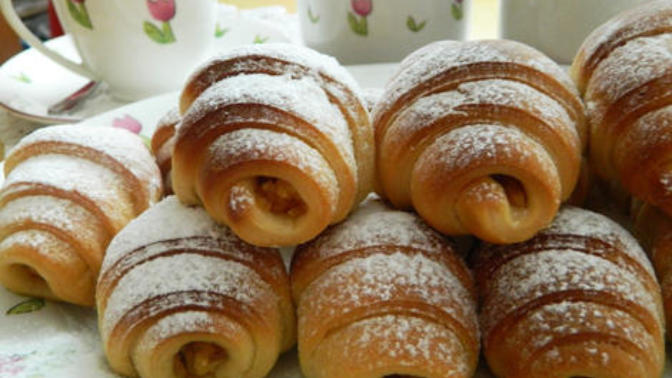 Ponçik'in Polonya geleneksel mutfağına ait bir tatlı olduğu ve kökeninin Polce (Lehçe) olduğunu biliyor muydunuz 🍩?