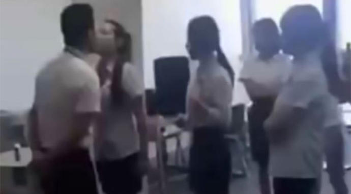 Her sabah kadın işçilerine kendini zorla öptüren adam hakkında ne düşünüyorsunuz?