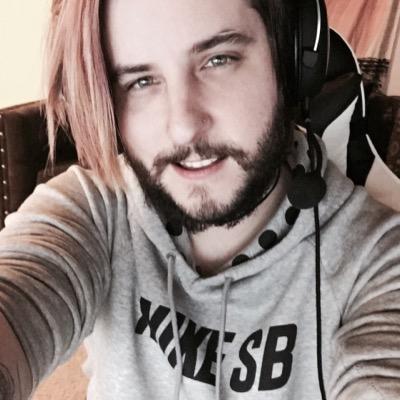 Gamer erkekler niye bu kadar çekici <3  ?