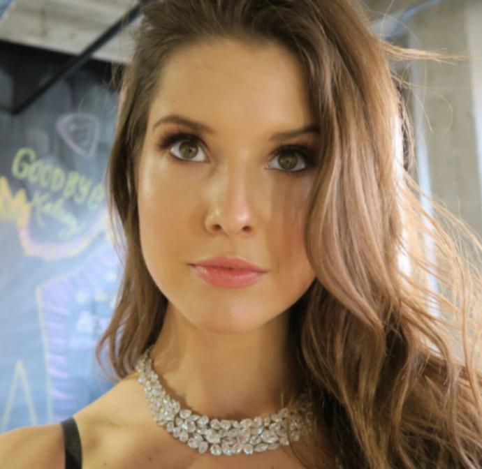 Alın size amanda cerny bunun neresi güzel şimdi?