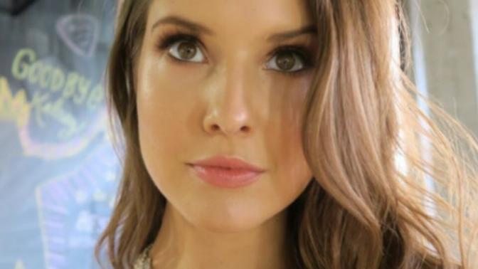 Alın size amanda cerny bunun neresi güzel şimdi?