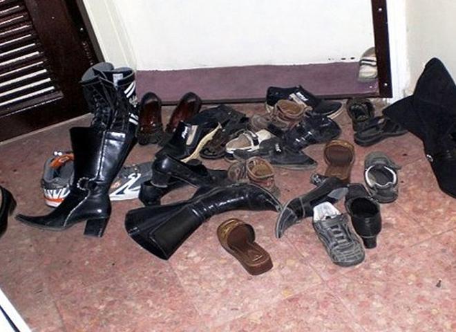 Ayakkabılarınızı dışarıda mı bırakırsınız yoksa içeri mi alırsınız? Sizce neden ayakkabılar evin dışında bırakılıyor?