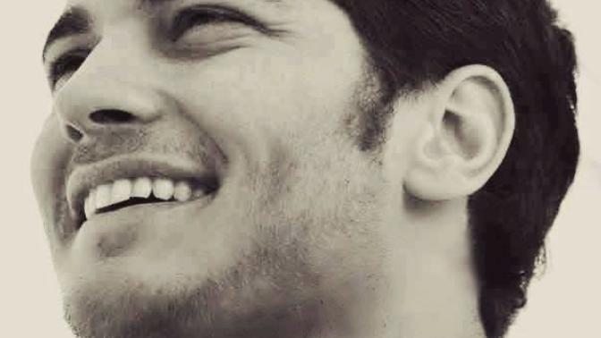 Çağatay Ulusoy ve Kerem Bursin size çıkma teklifi etse hangisini kabul edersiniz?
