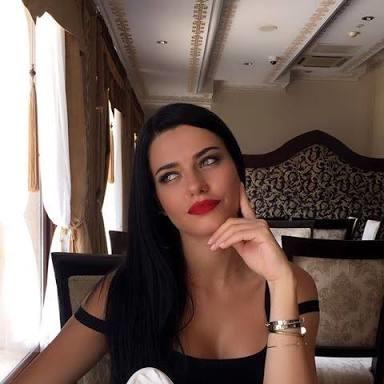 Gökçe eygi'yi taniyan var mi?