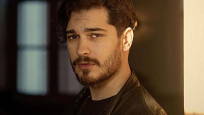 Çağatay Ulusoy'u yakışıklı buluyor musunuz?