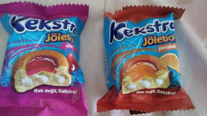 Sizce çilekli kekstra mı yemeliyim, yoksa portakallı kekstra mı yemeliyim?