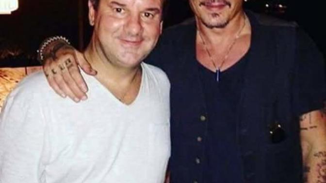 Johnny Depp vs. Brad Pitt. Sizce Hangisi?