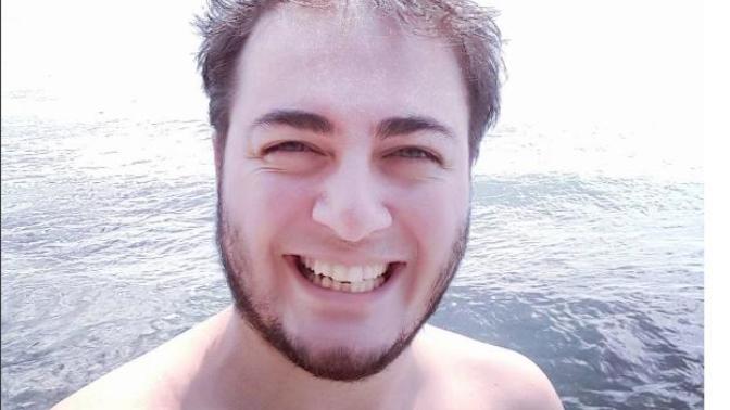 Bu Adamı Tanımayan  var mı ya?