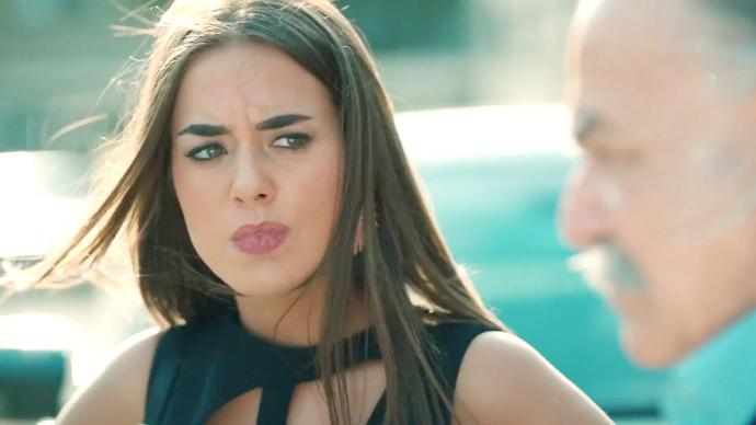Alt dudağı üst dudağına göre kalın olan kişiler sizce nasıl görünüyorlar?