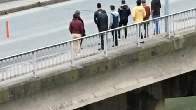 Kız için kavga edilir mi? değer mi buna?