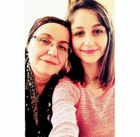 Aysenur balcinin kiz kardesinin ismini bilen varmi?