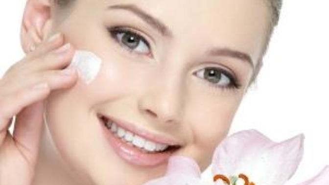 Yüzümü ne ile, nasıl bir krem ile nemlendirebilirim? Vaseline olur mu?