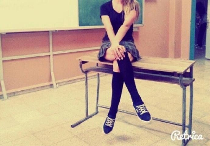Lisede etek mi daha iyi pantolon mu? Siz hangisini tercih ettiniz?