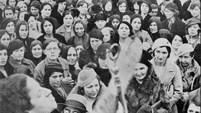 Neden birileri iyi bir şey yaptığında "Adamsın" denir de "Kadınsın" denilmez? Güzel kişiliğin cinsiyetle ne alakası olabilir?