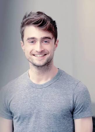 Daniel Radcliffe çok karizmatik ve çekici değil mi?