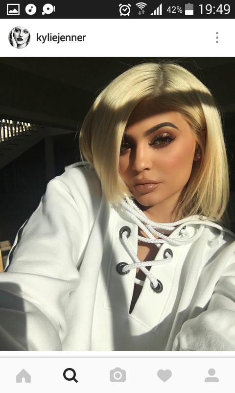 Kylie Jenner mi Adriana Lima mı? 