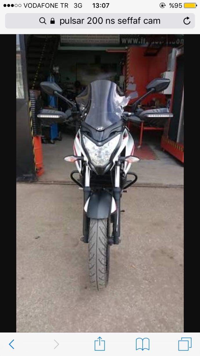 Cbr 250 r mı yoksa Bajaj pulsar 200 ns mi?