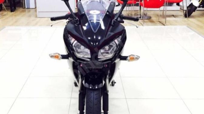 Cbr 250 r mı yoksa Bajaj pulsar 200 ns mi?