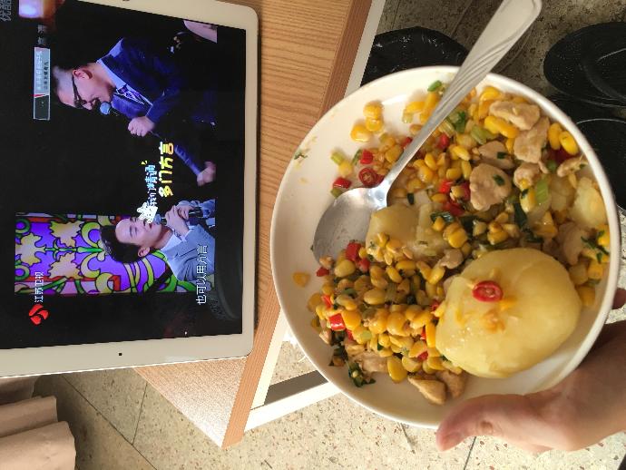 Çin'de yaşayan ve kafadan yemek tarifleri üretip , Çince tv izleyen var mı?