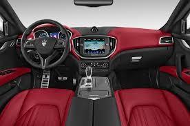 Mercedes CLS 500 mü Maserati Ghibli mi?