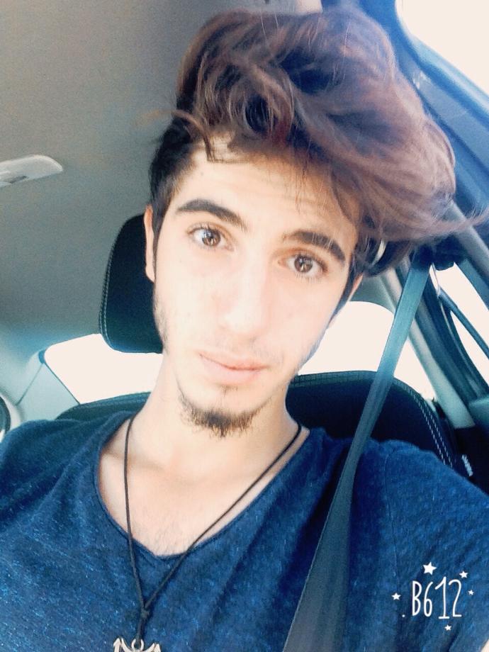 Arkadaşlar sakal bırakınca ( keçi sakalı) daha iyi diyor sizce öyle mi ?