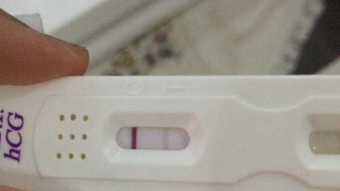 Aciiiil lutfen Ben hamilelik testi yaptim positiv cikti, ama idrari tualetden aldim yani su ile karisik.. hamilemiyim?