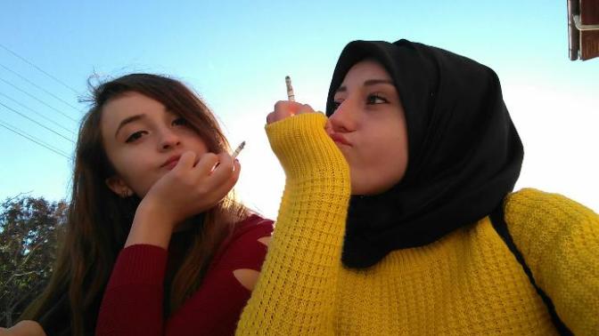 Sigara içen kızlar?