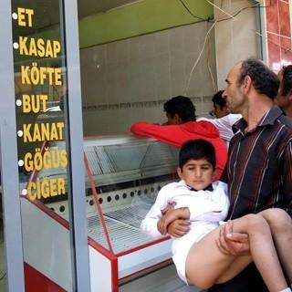 Toplu olarak veya herkese açık alanlarda banyo yapmak, muayene olmak konusunda ne düşünüyorsunuz (resimli)?