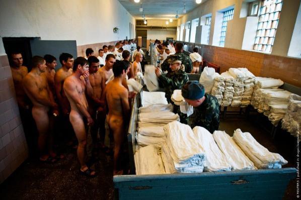 Toplu olarak veya herkese açık alanlarda banyo yapmak, muayene olmak konusunda ne düşünüyorsunuz (resimli)? 