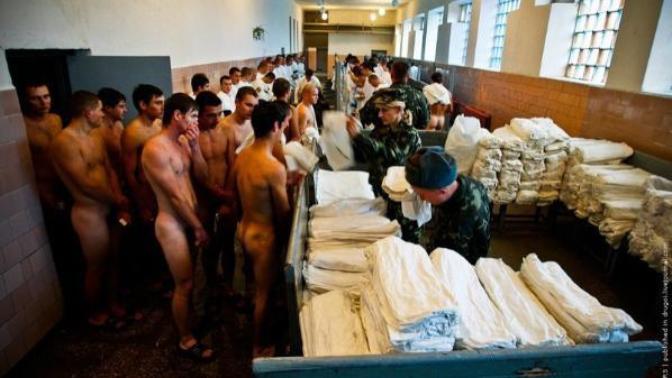 Toplu olarak veya herkese açık alanlarda banyo yapmak, muayene olmak konusunda ne düşünüyorsunuz (resimli)?