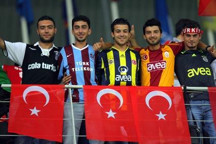 Futboldaki yapılan çirkinler ve Fenerbahçe düşmanlığı, ya siz?