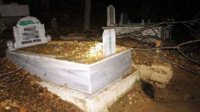 Mezarlık'ta istemeden bir gece geçirdiniz mi?