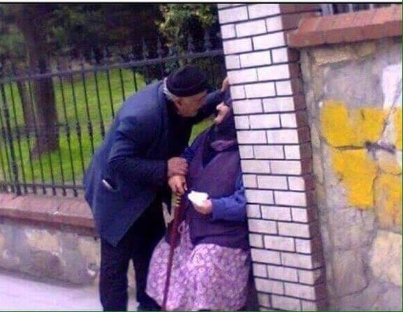 Cok cilveli/nazli  hatuna israrci mi  davranmak gerek? 