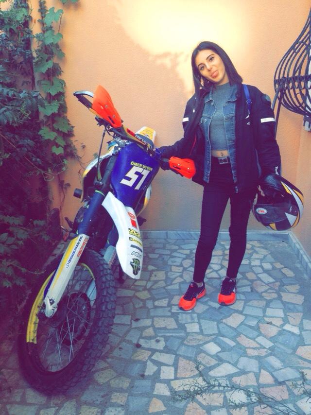 Motor süren kızlar?